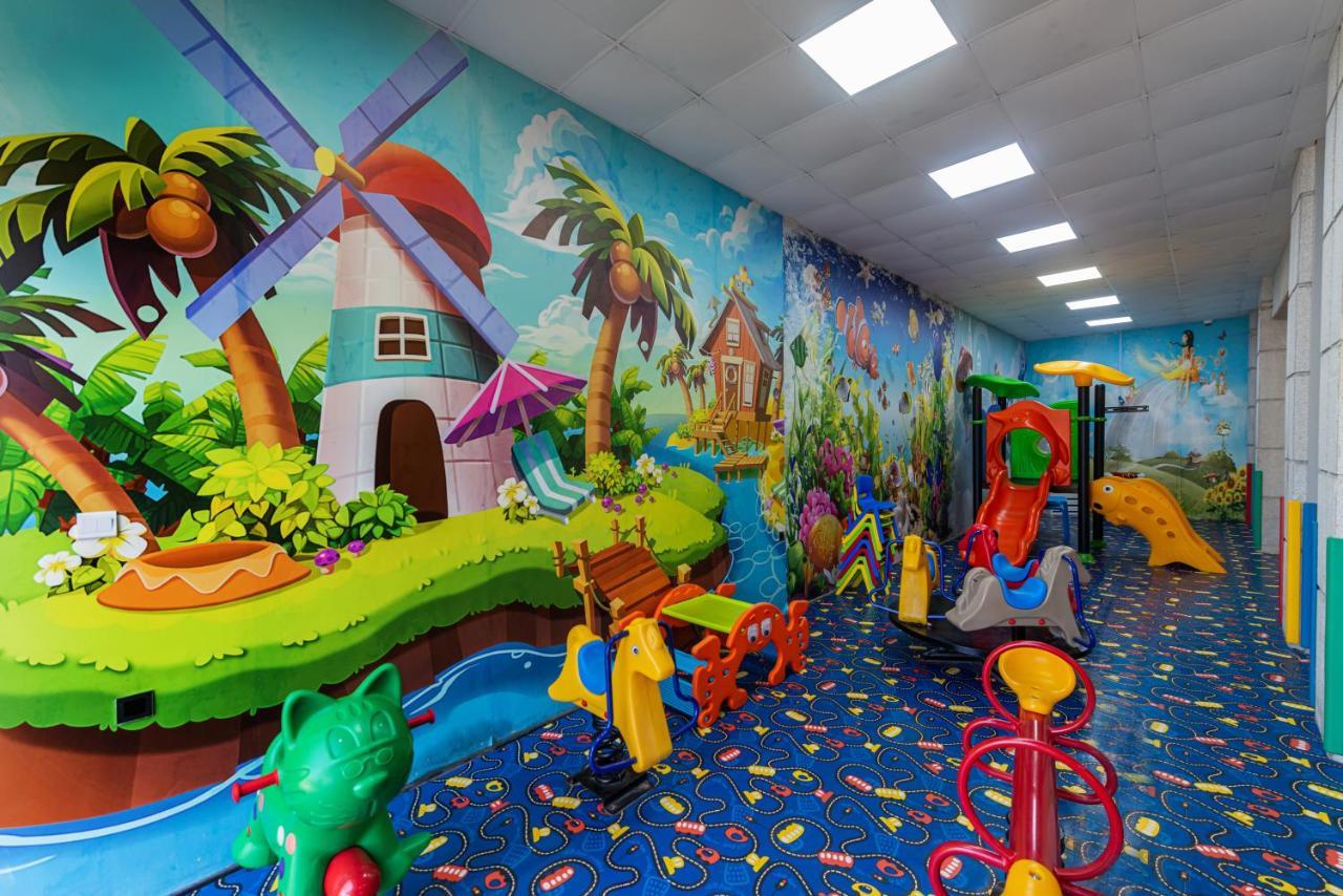 Narcissus Obhur Resort & Spa Cidde Dış mekan fotoğraf The interior of a typical indoor playground
